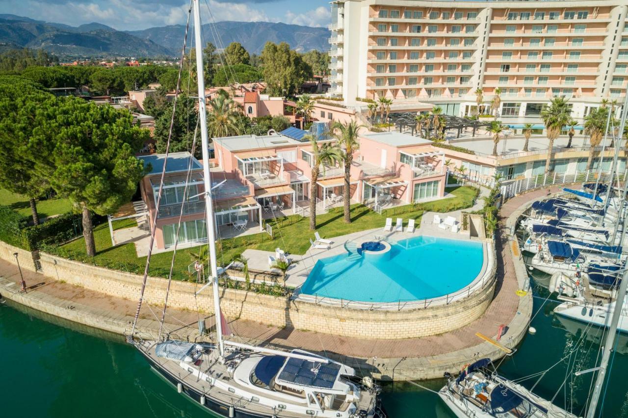 Residence Delfino, Portorosa 富尔纳里 外观 照片