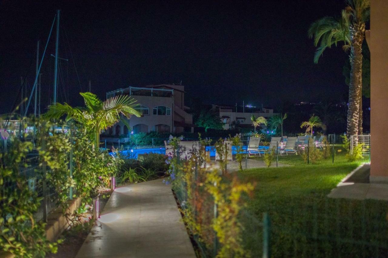 Residence Delfino, Portorosa 富尔纳里 外观 照片