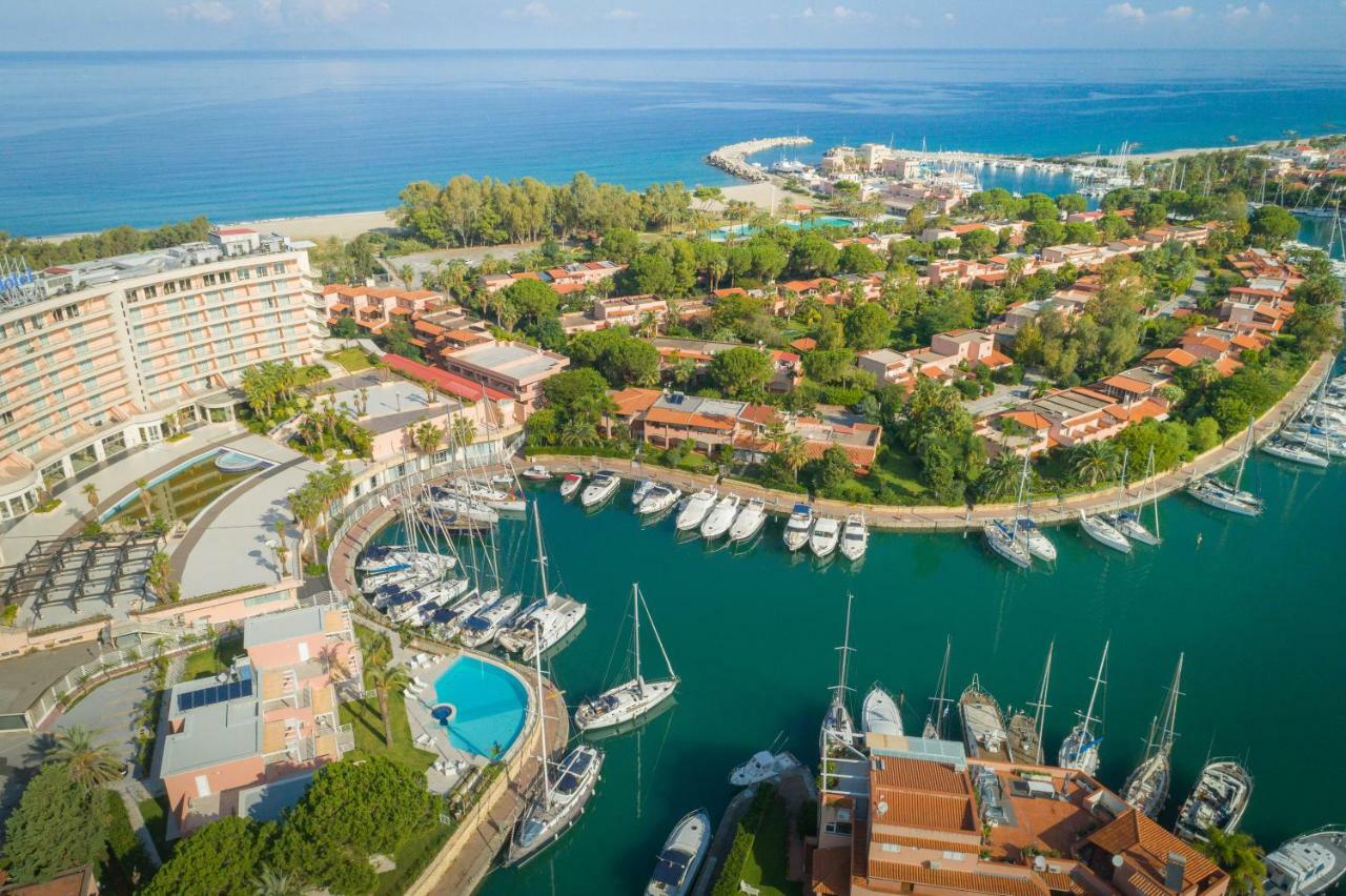 Residence Delfino, Portorosa 富尔纳里 外观 照片